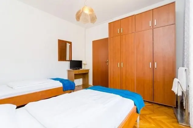 Apart Daire (Four Bedroom Apartment - Balcony and )