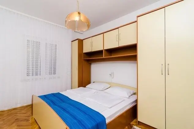 Apart Daire (Four Bedroom Apartment - Balcony and )