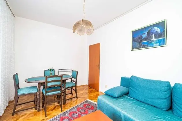 Apart Daire (Four Bedroom Apartment - Balcony and )