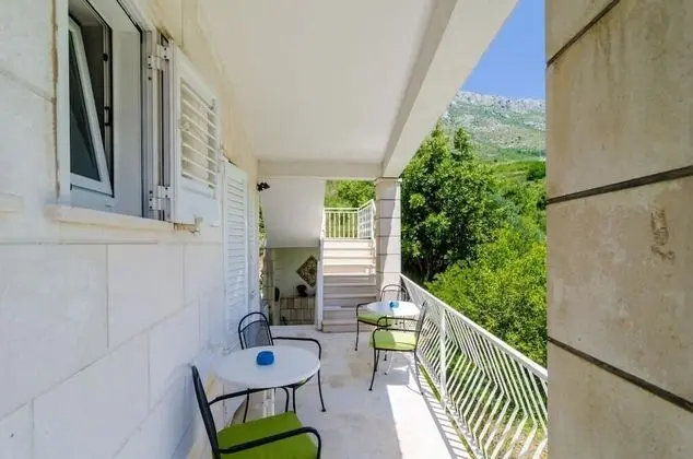 Apart Daire (Four Bedroom Apartment - Balcony and )