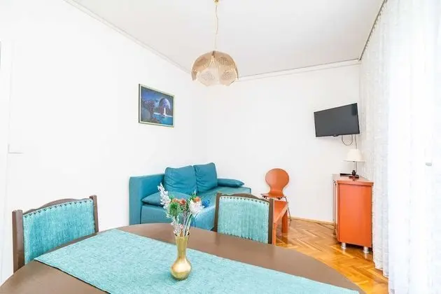 Apart Daire (Four Bedroom Apartment - Balcony and )