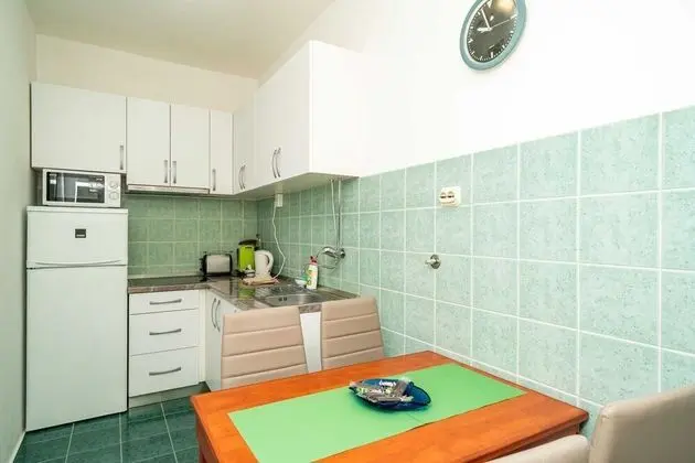 Apart Daire (Four Bedroom Apartment - Balcony and )