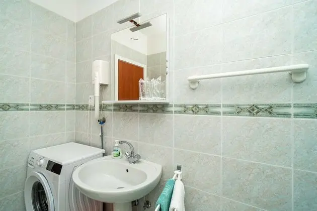 Apart Daire (Four Bedroom Apartment - Balcony and )