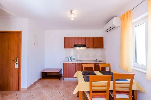 Apart Daire (Comfort One Bedroom apt with Balcony)