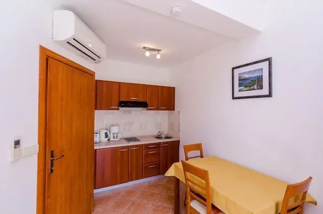 Stüdyo (Studio Apartment with Balcony)