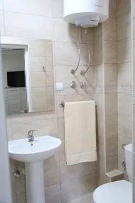 Standard Stüdyo, Birden Çok Yatak, Sigara İçilmez