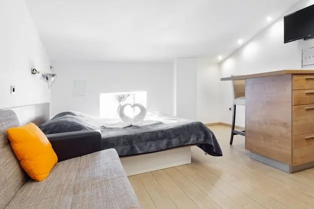 Superior Stüdyo (S1)