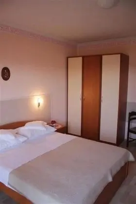 Apart Daire, 1 Çift Kişilik Yatak