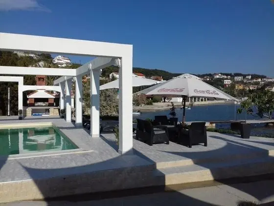 Oda, 1 Yatak Odası, Sigara İçilebilir, Teras