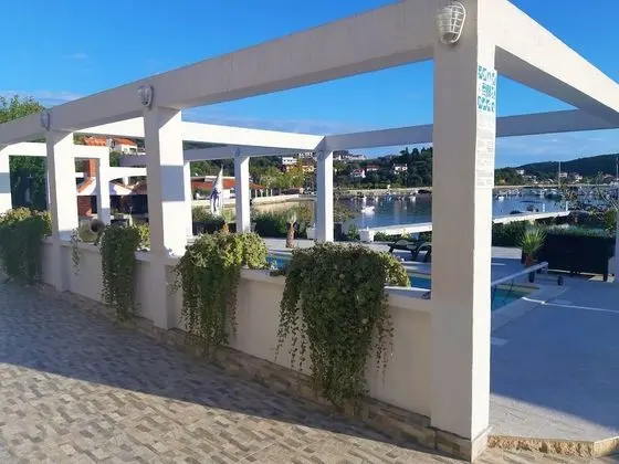 Oda, 1 Yatak Odası, Sigara İçilebilir, Teras