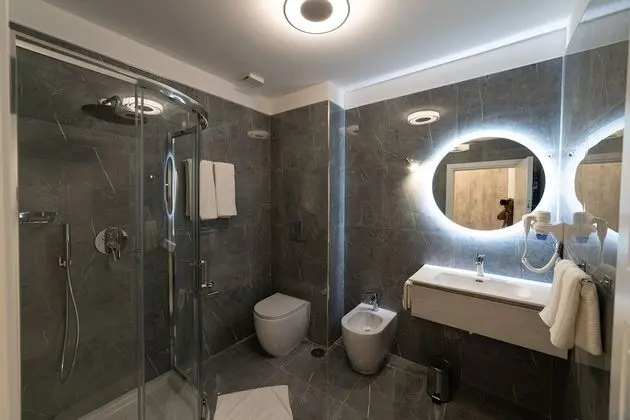 City Oda, 1 En Büyük (King) Boy Yatak, Sigara İçilmez, Banyolu/Duşlu