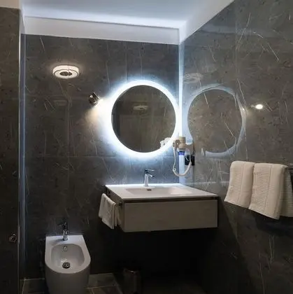 City Oda, 1 En Büyük (King) Boy Yatak, Sigara İçilmez, Banyolu/Duşlu
