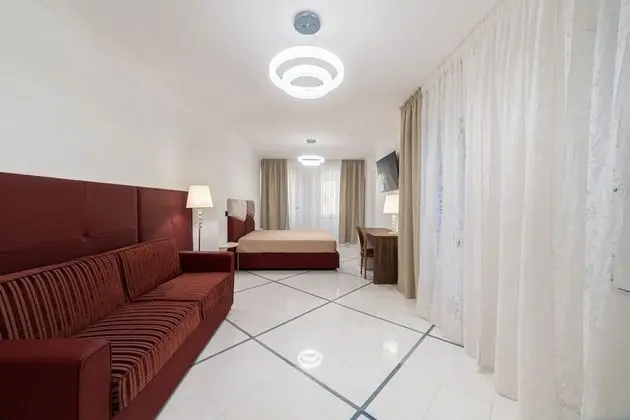 Family Oda, 1 En Büyük (King) Boy Yatak ve Çekyat, Sigara İçilmez, Banyolu/Duşlu