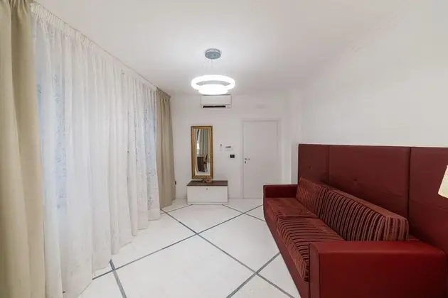 Family Oda, 1 En Büyük (King) Boy Yatak ve Çekyat, Sigara İçilmez, Banyolu/Duşlu