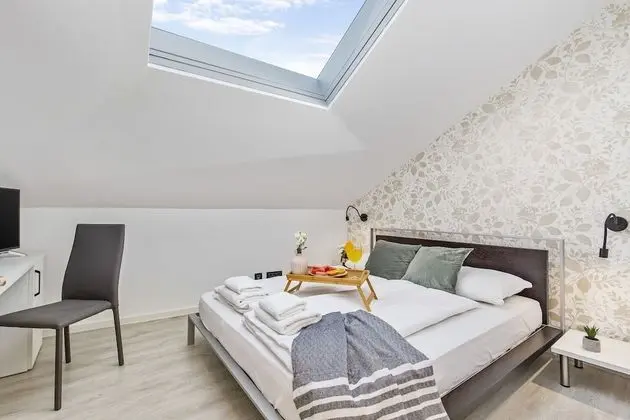 Tek Büyük Yataklı Oda (1)