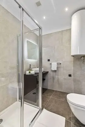 Tek Büyük Yataklı Oda (1)