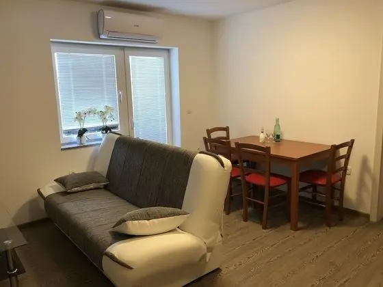 Apart Daire, Bahçe Manzaralı