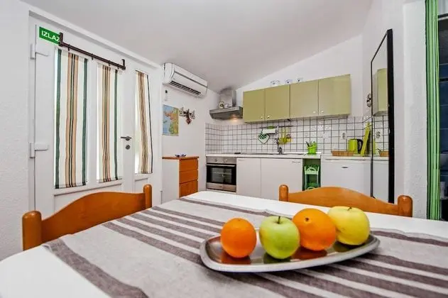 Basic Apart Daire, Veranda