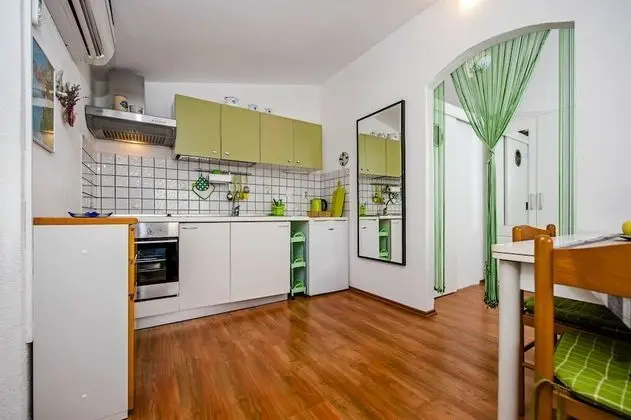 Basic Apart Daire, Veranda