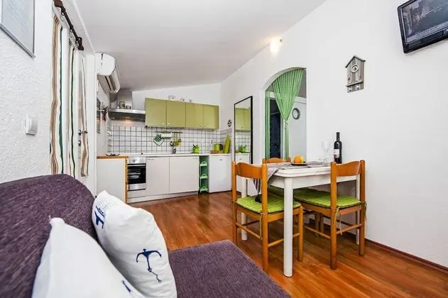 Basic Apart Daire, Veranda