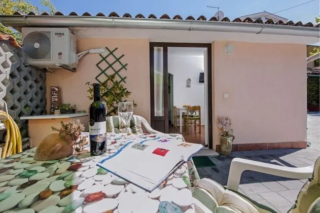 Basic Apart Daire, Veranda