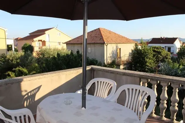 Economy Apart Daire, Teras, Bahçeli