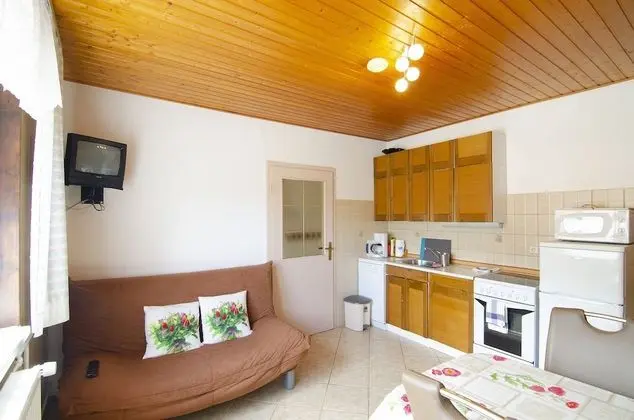 Family Apart Daire, Dağ Manzaralı