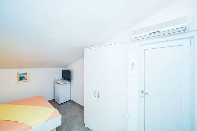 Tek Büyük Yataklı Oda, Veranda, Bahçe Manzaralı