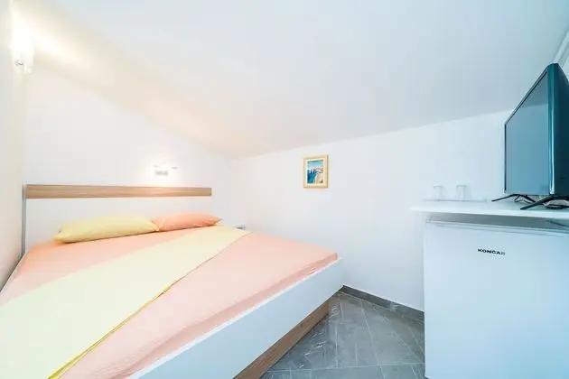 Tek Büyük Yataklı Oda, Veranda, Bahçe Manzaralı