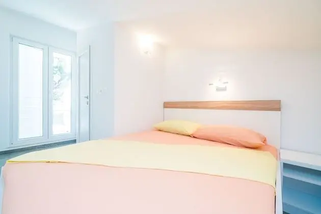 Tek Büyük Yataklı Oda, Veranda, Bahçe Manzaralı