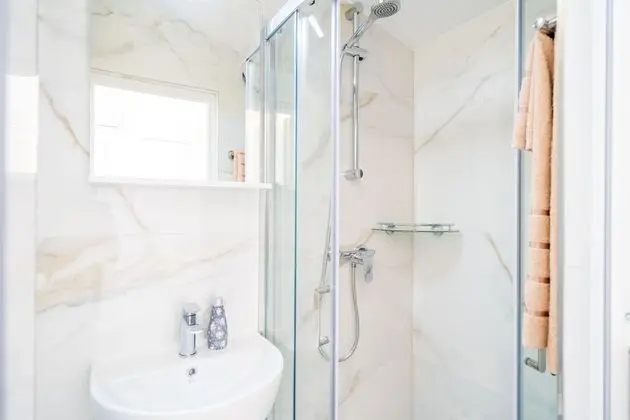 Tek Büyük Yataklı Oda, Veranda, Bahçe Manzaralı