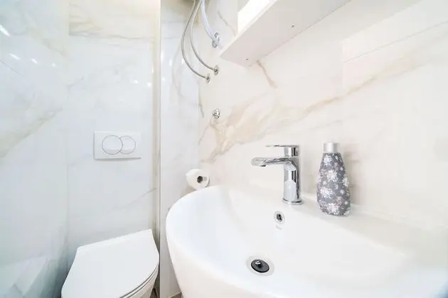 Tek Büyük Yataklı Oda, Veranda, Bahçe Manzaralı