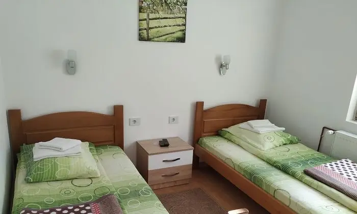 Üç Kişilik Oda, Dağ Manzaralı