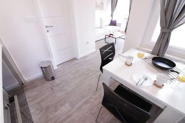 Deluxe Stüdyo, Teras