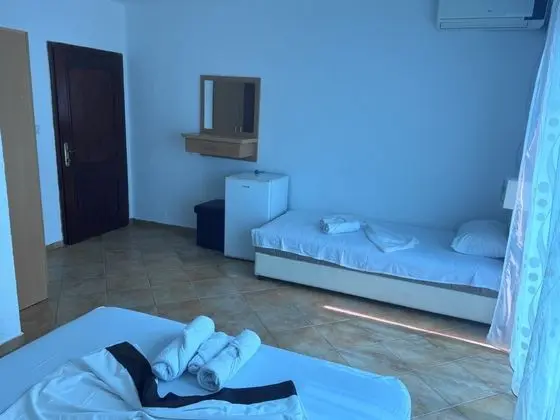 Apart Daire, Havuz Manzaralı