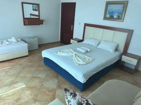 Apart Daire, Havuz Manzaralı