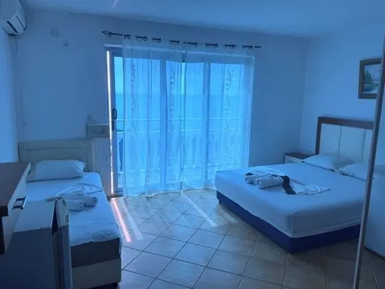Apart Daire, Havuz Manzaralı