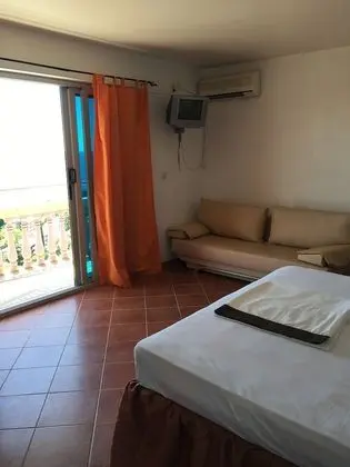 Apart Daire, Havuz Manzaralı