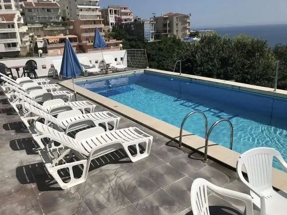 Apart Daire, Havuz Manzaralı