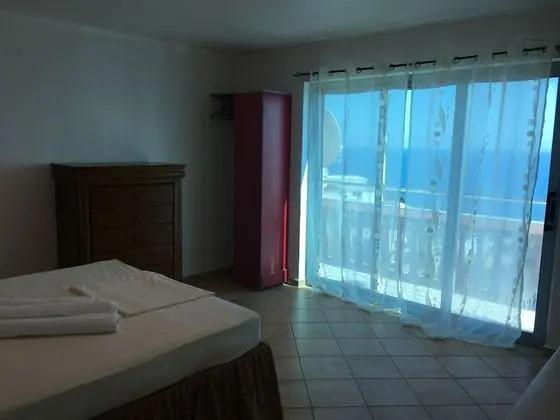 Apart Daire, Havuz Manzaralı