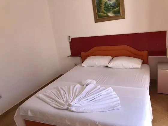 Tek Büyük Yataklı Oda, Kısmi Deniz Manzaralı
