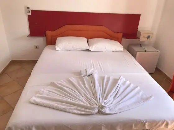 Tek Büyük Yataklı Oda, Kısmi Deniz Manzaralı