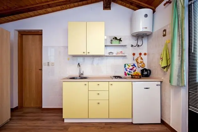 Basic Stüdyo, Bahçeli