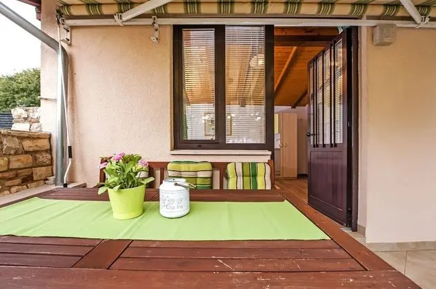 Basic Stüdyo, Bahçeli