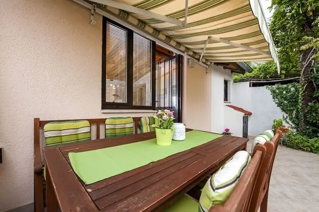 Basic Stüdyo, Bahçeli