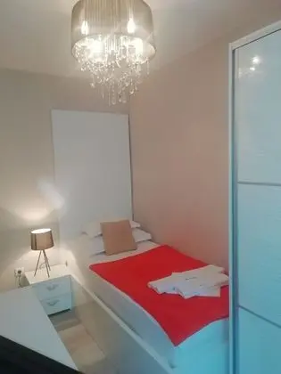 Tek Kişilik Oda, 1 Tek Kişilik Yatak