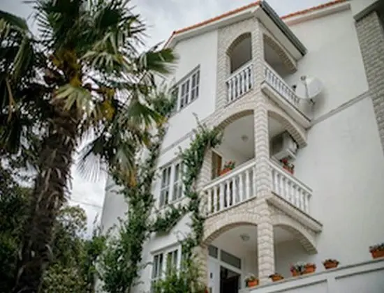 Tek Büyük Yataklı Oda (Double Room with Balcony)