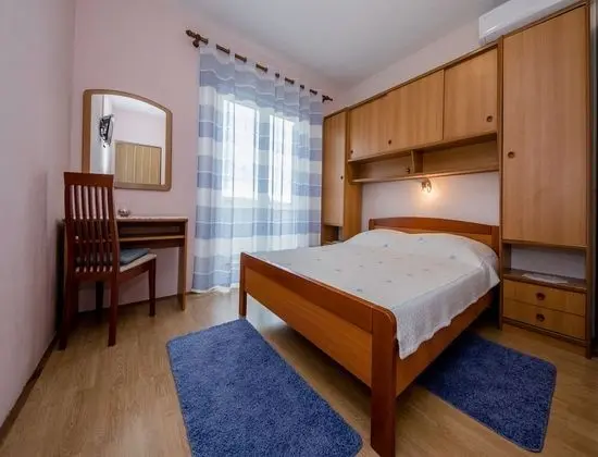 Tek Büyük Yataklı Oda (Double Room with Balcony and Sea View)