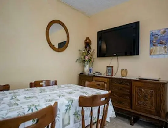 Tek Büyük Yataklı Oda (Double Room with Balcony and Sea View)
