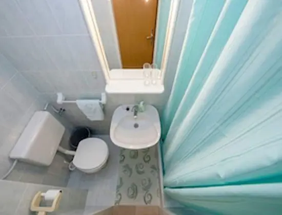 Tek Büyük Yataklı Oda (Double Room with Balcony and Sea View)